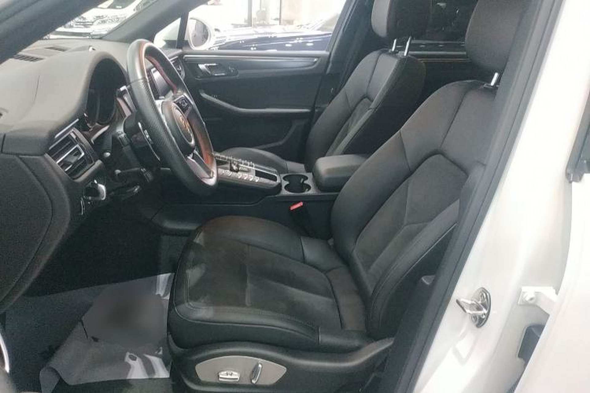 Used Porsche Macan 2018 Macan 2.0T Left Front Seat