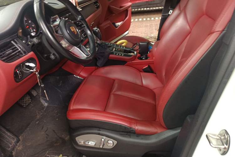 Used Porsche Macan 2018 Macan 2.0T Left Front Seat
