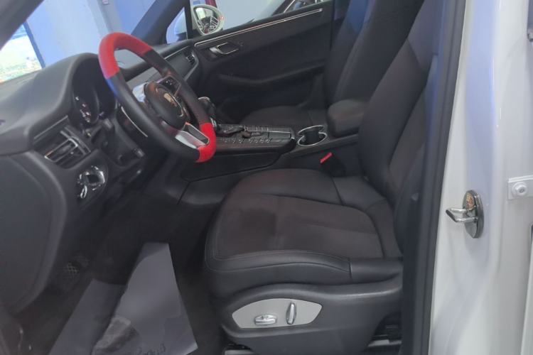 Used Porsche Macan 2018 Macan 2.0T Left Front Seat