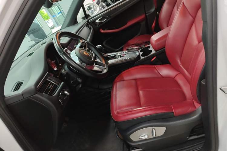 Used Porsche Macan 2018 Macan 2.0T Left Front Seat