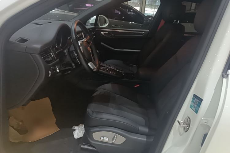 Used Porsche Macan 2018 Macan 2.0T Left Front Seat