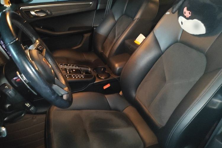 Used Porsche Macan 2018 Macan 2.0T Left Front Seat