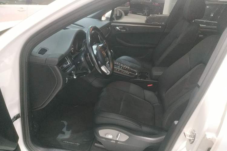 Used Porsche Macan 2018 Macan 2.0T Left Front Seat