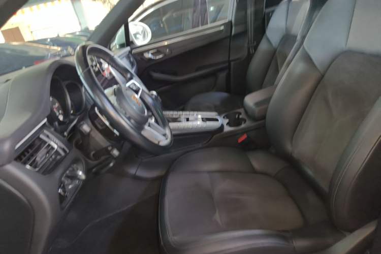 Used Porsche Macan 2018 Macan 2.0T Left Front Seat