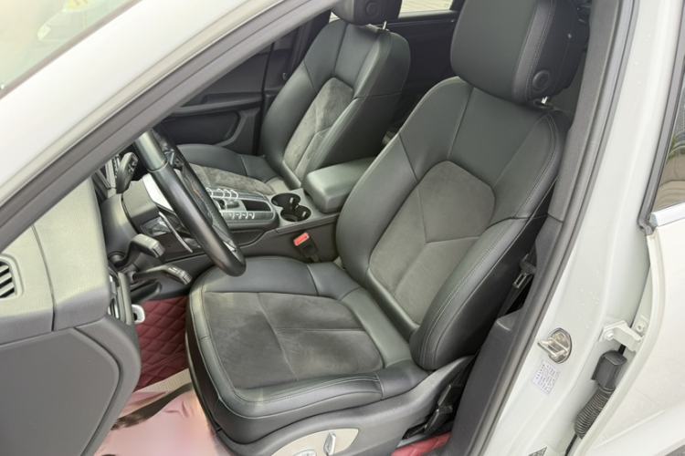 Used Porsche Macan 2018 Macan 2.0T Left Front Seat