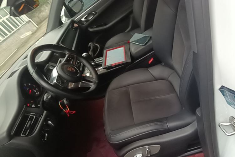 Used Porsche Macan 2018 Macan 2.0T Left Front Seat