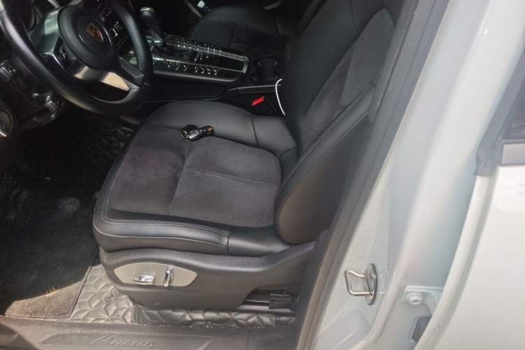 Used Porsche Macan 2018 Macan 2.0T Left Front Seat
