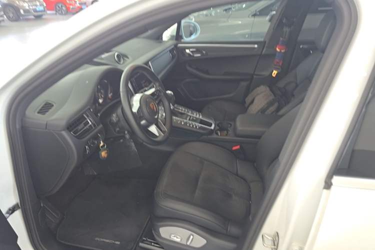 Used Porsche Macan 2018 Macan 2.0T Left Front Seat