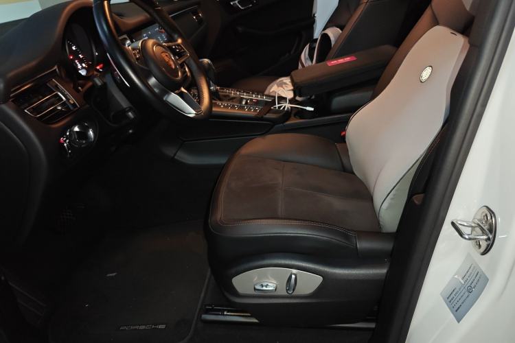 Used Porsche Macan 2018 Macan 2.0T Left Front Seat