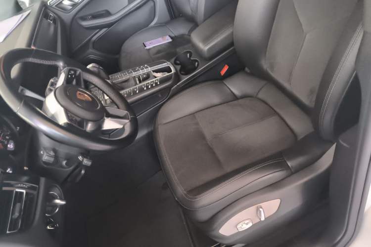 Used Porsche Macan 2018 Macan 2.0T Left Front Seat
