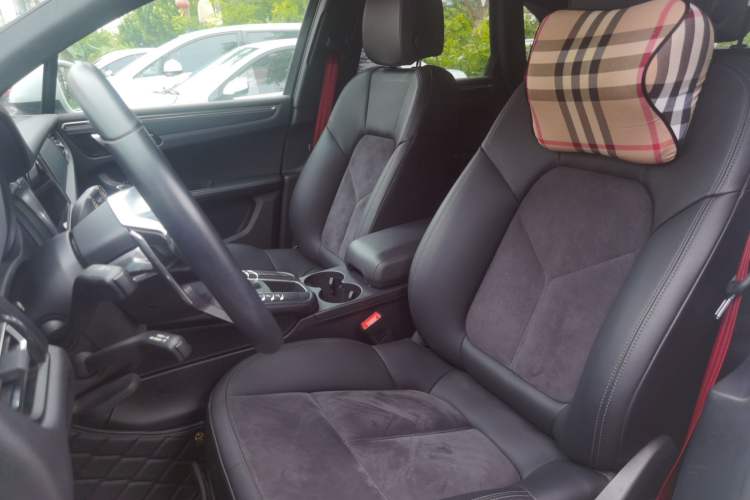 Used Porsche Macan 2018 Macan 2.0T Left Front Seat