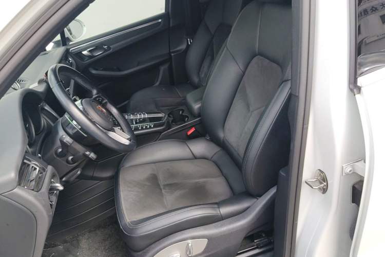 Used Porsche Macan 2018 Macan 2.0T Left Front Seat