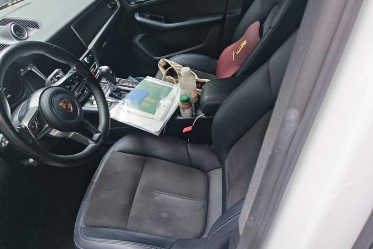 Used Porsche Macan 2018 Macan 2.0T Left Front Seat