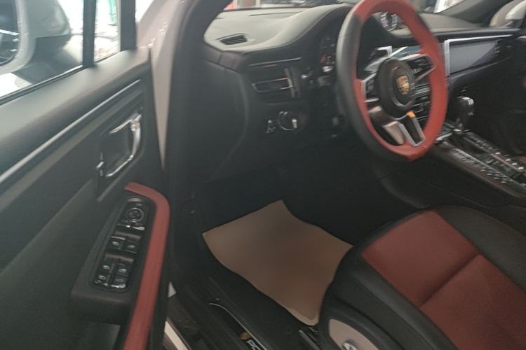 Used Porsche Macan 2018 Macan 2.0T Left Front Seat