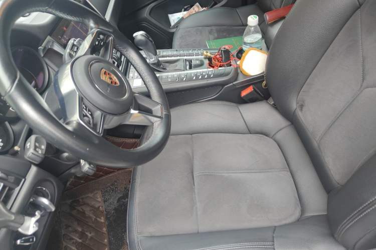Used Porsche Macan 2018 Macan 2.0T Left Front Seat