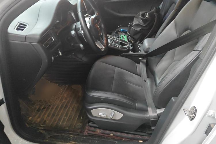 Used Porsche Macan 2018 Macan 2.0T Left Front Seat