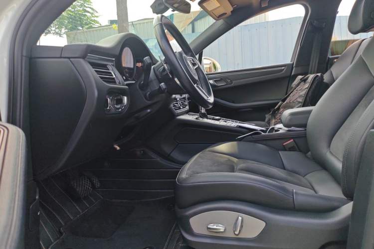 Used Porsche Macan 2018 Macan 2.0T Left Front Seat
