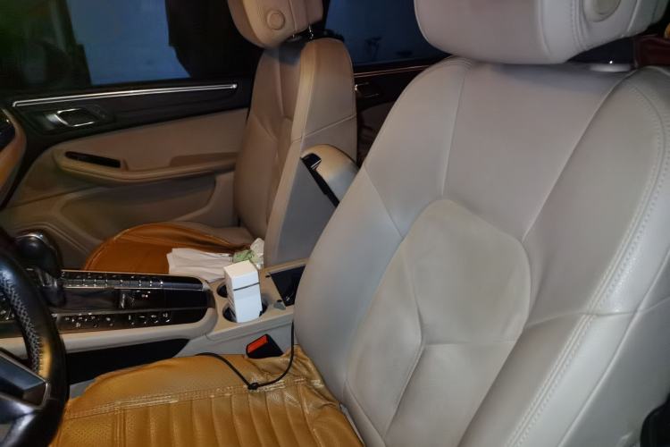 Used Porsche Macan 2018 Macan 2.0T Left Front Seat