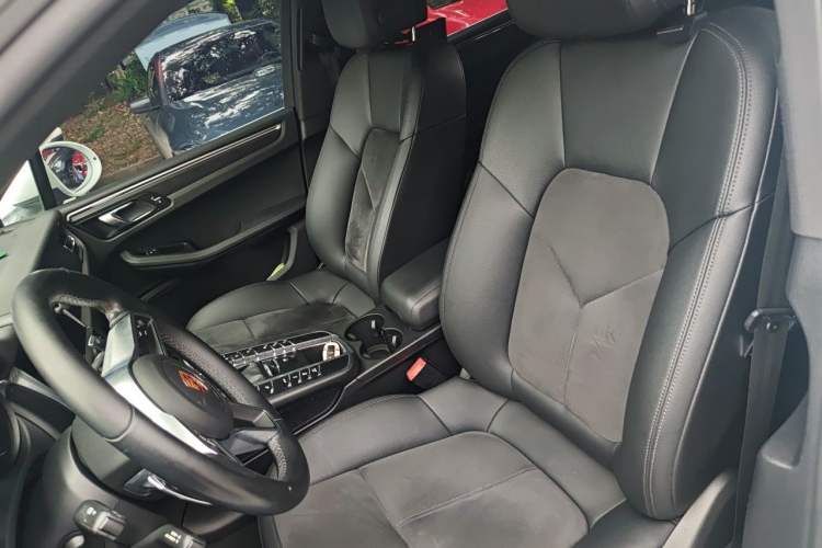 Used Porsche Macan 2018 Macan 2.0T Left Front Seat