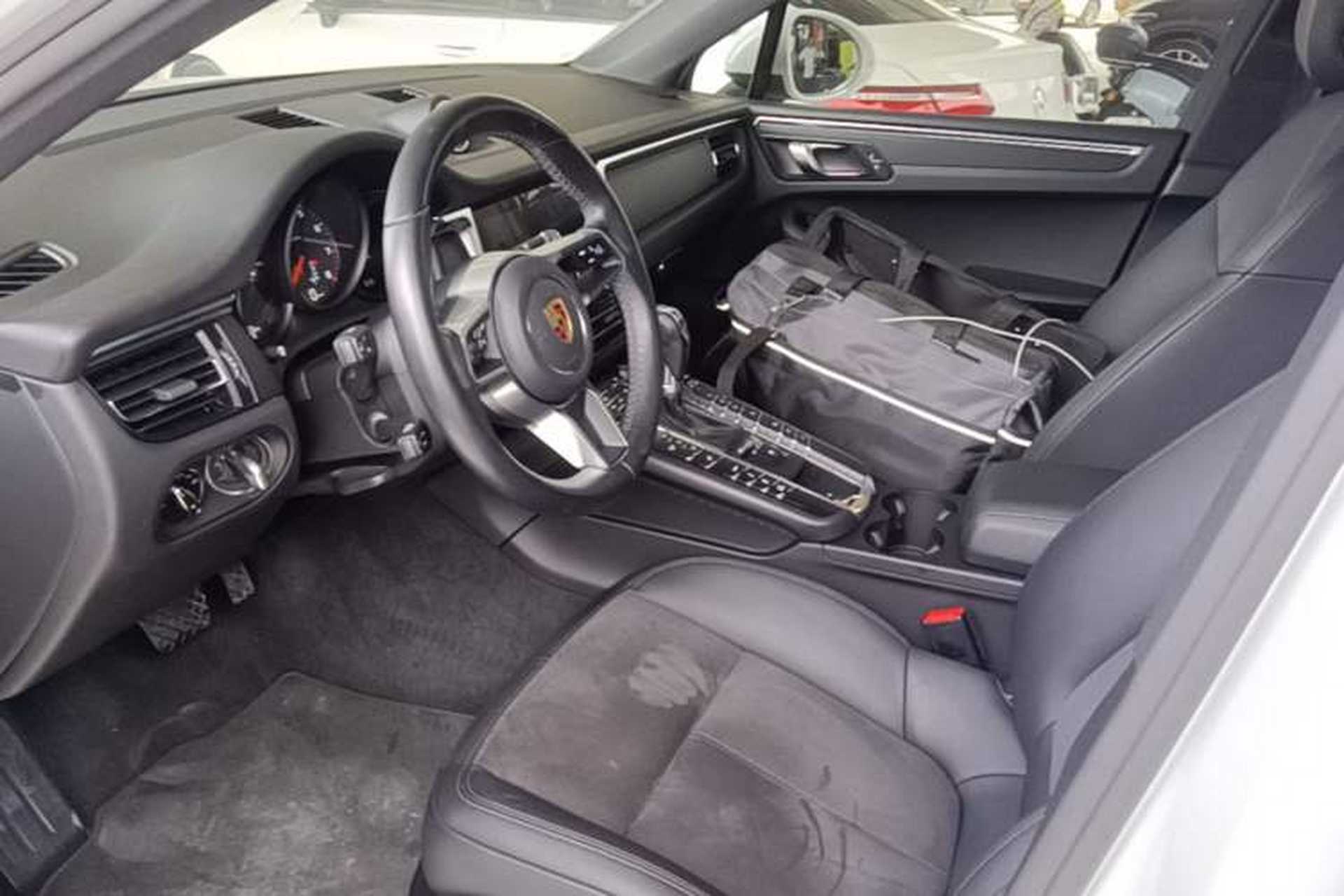 Used Porsche Macan 2018 Macan 2.0T Left Front Seat