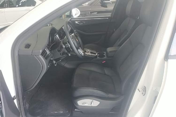Used Porsche Macan 2018 Macan 2.0T Left Front Seat