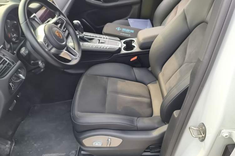 Used Porsche Macan 2018 Macan 2.0T Left Front Seat