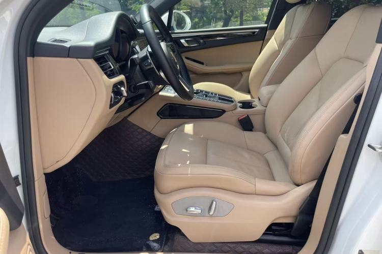 Used Porsche Macan 2018 Macan 2.0T Left Front Seat