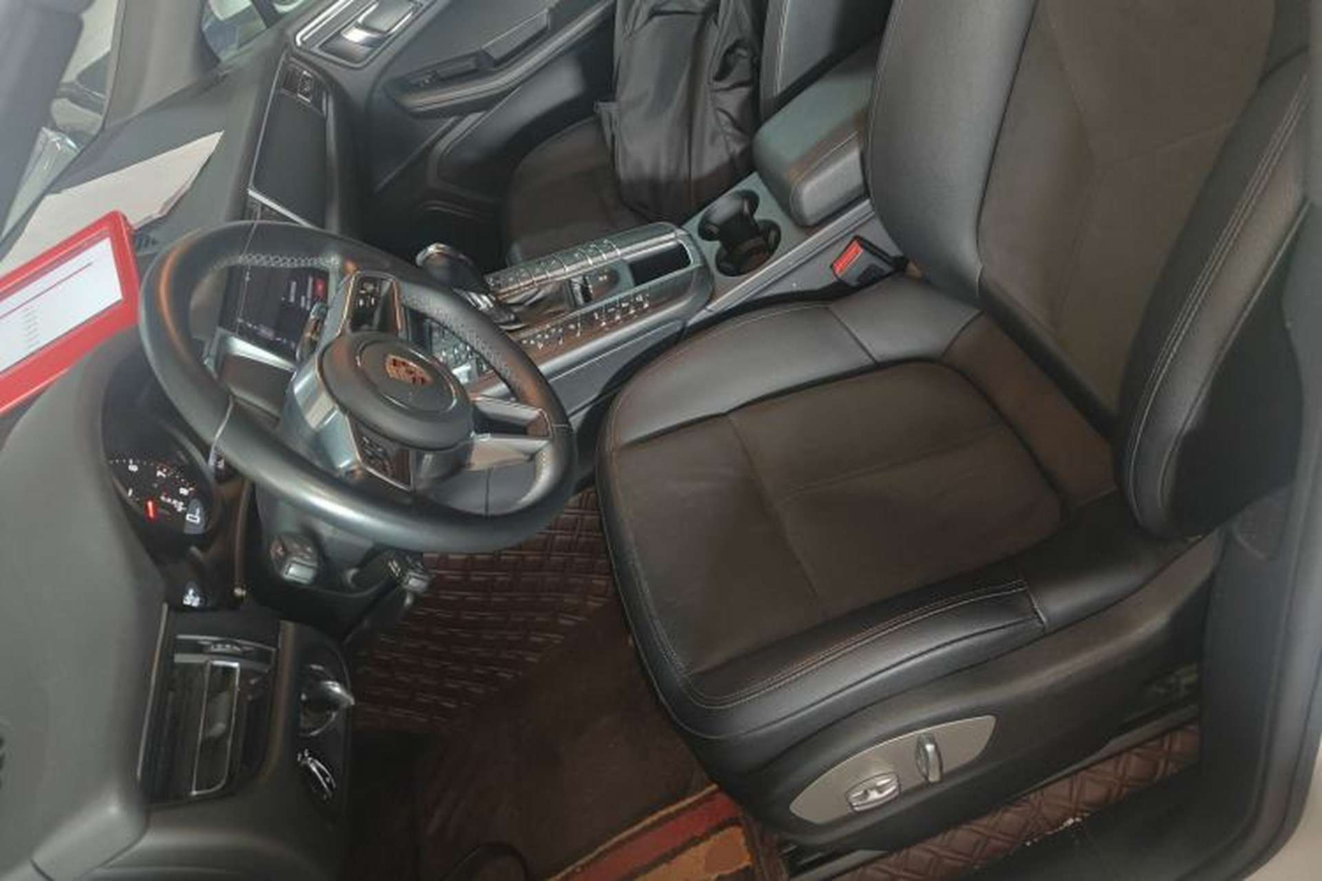 Used Porsche Macan 2018 Macan 2.0T Left Front Seat