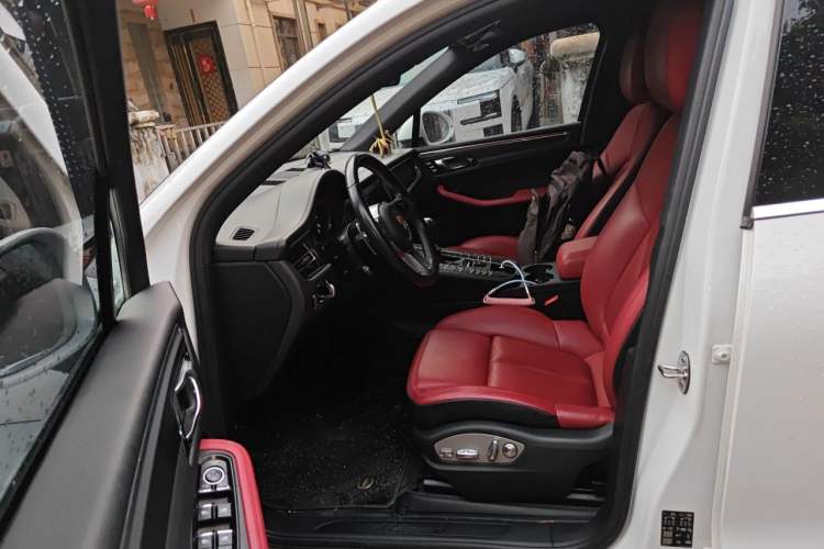 Used Porsche Macan 2018 Macan 2.0T Left Front Seat