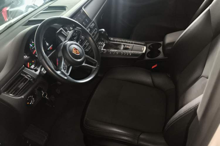 Used Porsche Macan 2018 Macan 2.0T Left Front Seat
