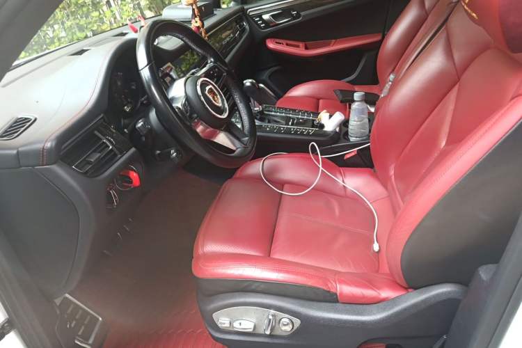 Used Porsche Macan 2018 Macan 2.0T Left Front Seat