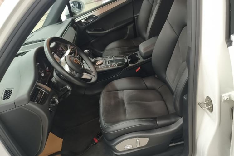 Used Porsche Macan 2018 Macan 2.0T Left Front Seat