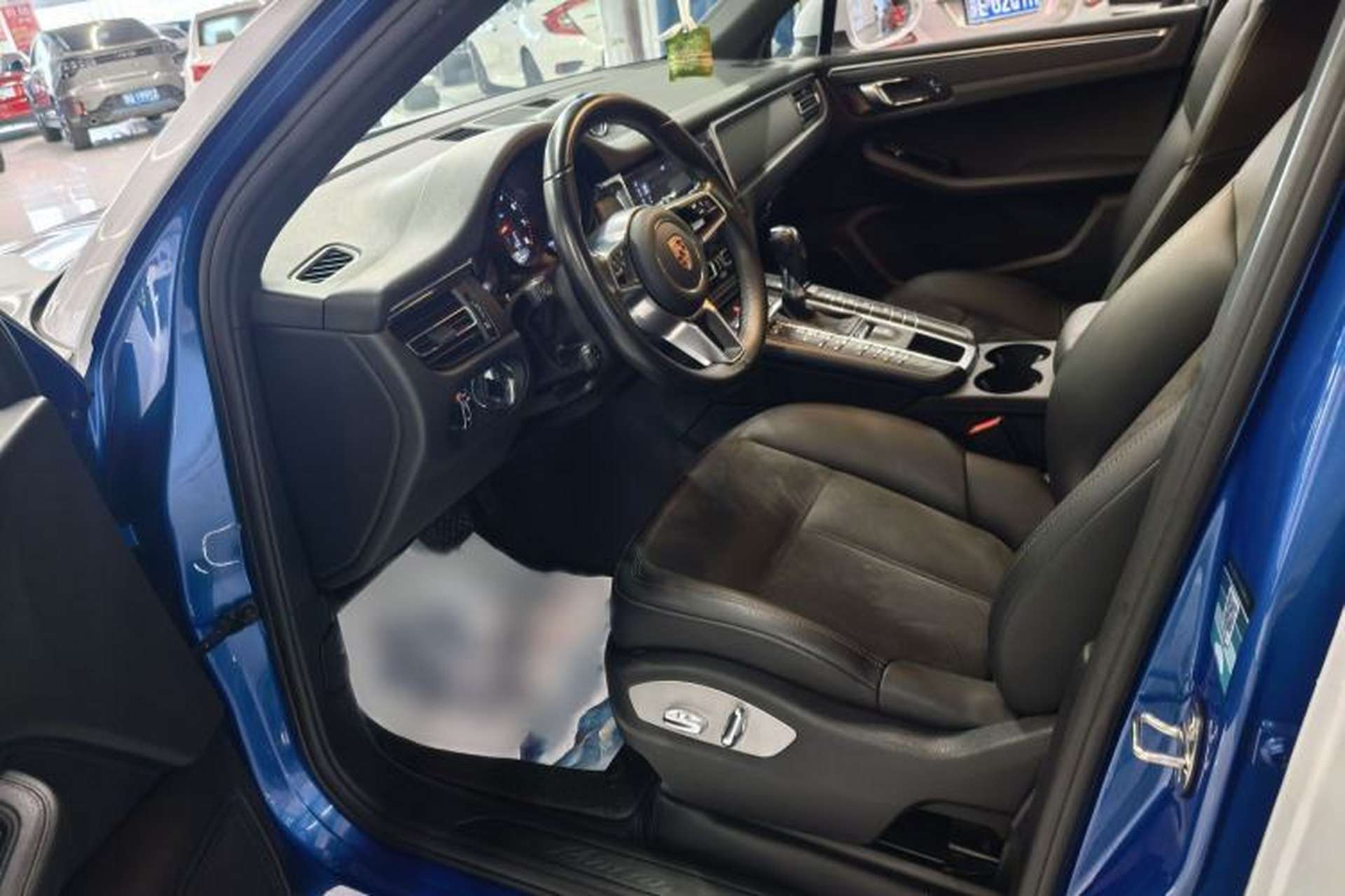 Used Porsche Macan 2018 Macan 2.0T Left Front Seat