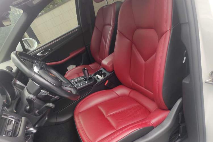 Used Porsche Macan 2018 Macan 2.0T Left Front Seat