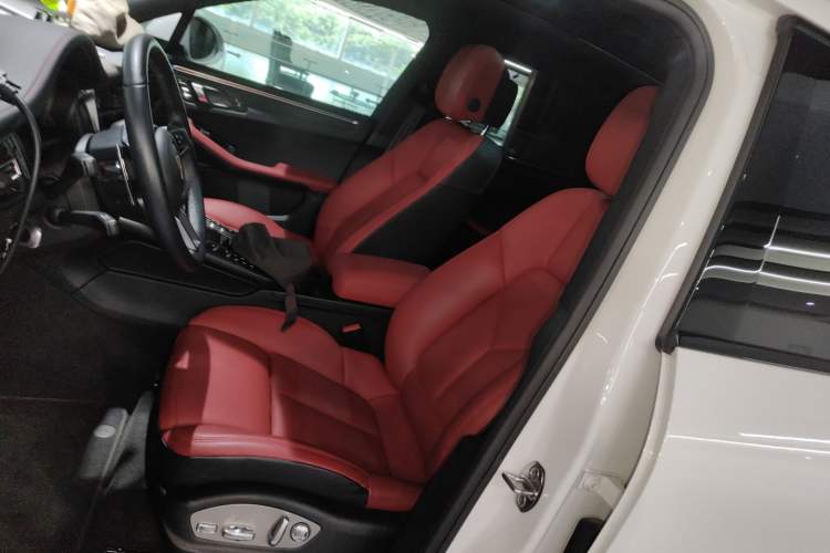 Used Porsche Macan 2018 Macan 2.0T Left Front Seat