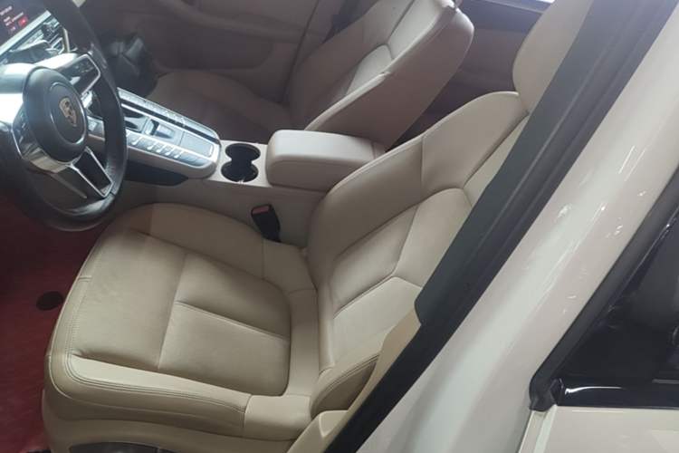 Used Porsche Macan 2018 Macan 2.0T Left Front Seat