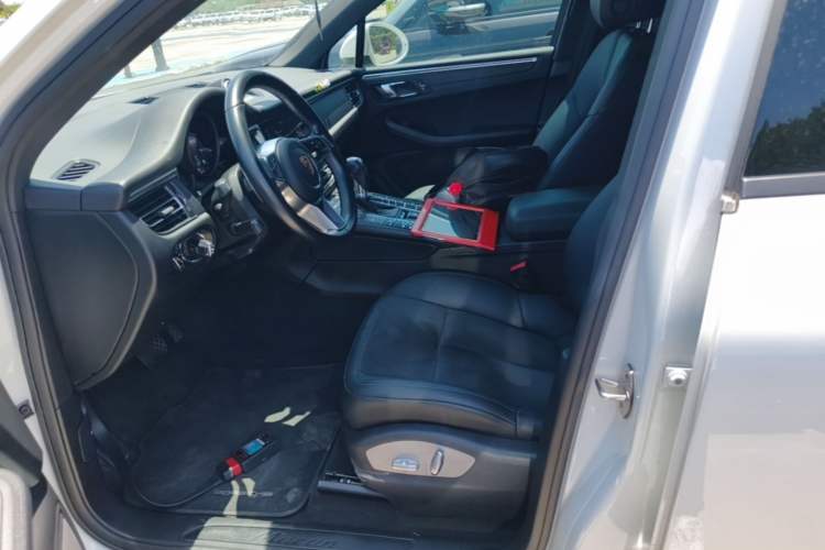 Used Porsche Macan 2018 Macan 2.0T Left Front Seat