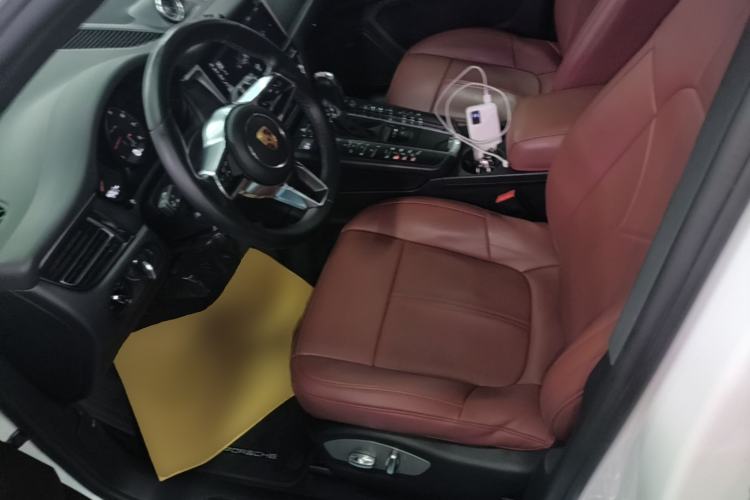 Used Porsche Macan 2018 Macan 2.0T Left Front Seat