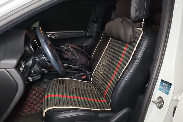 Used Porsche Macan 2018 Macan 2.0T Left Front Seat