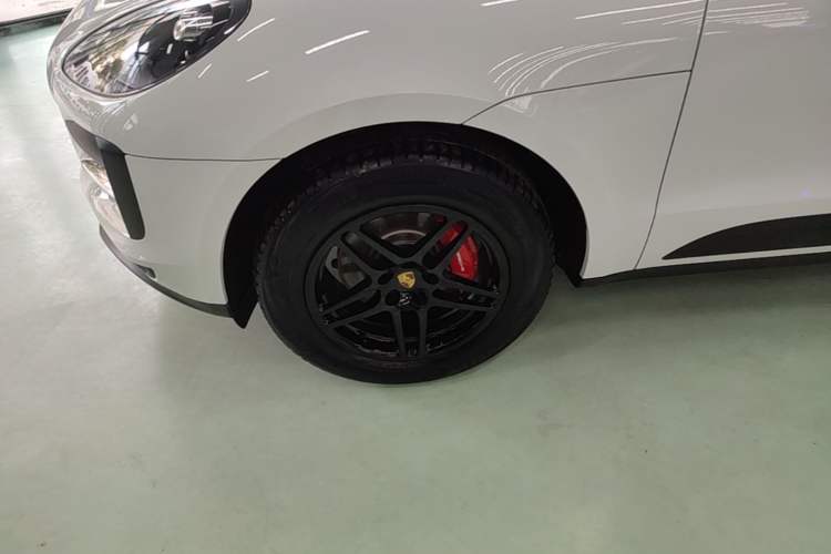 Used Porsche Macan 2018 Macan 2.0T Left Front Wheel Hub
