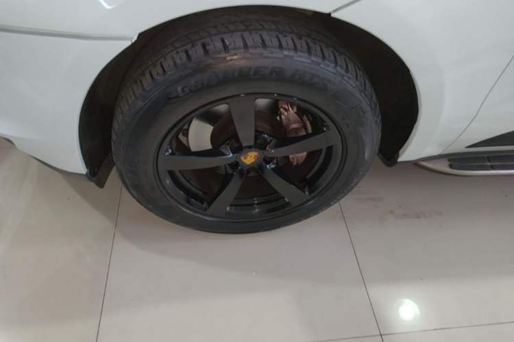 Used Porsche Macan 2018 Macan 2.0T Left Front Wheel Hub
