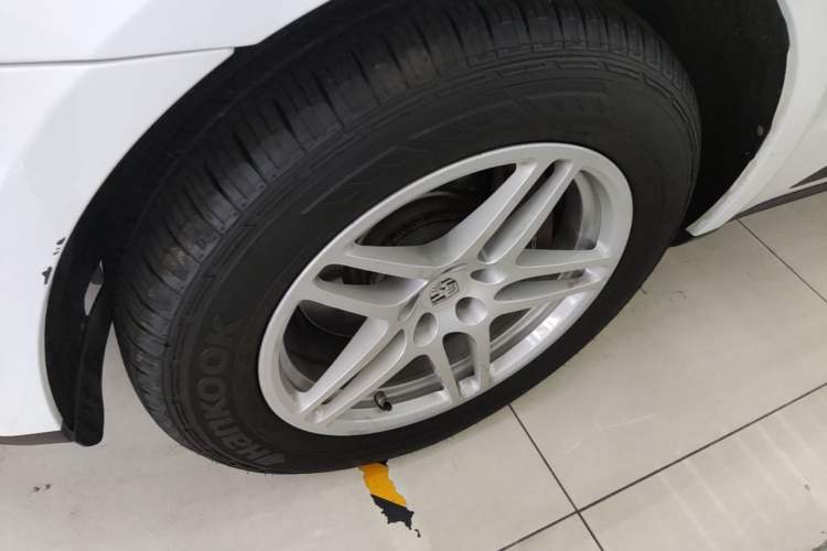 Used Porsche Macan 2018 Macan 2.0T Left Front Wheel Hub