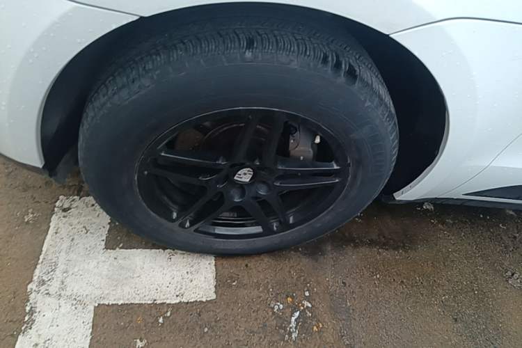 Used Porsche Macan 2018 Macan 2.0T Left Front Wheel Hub