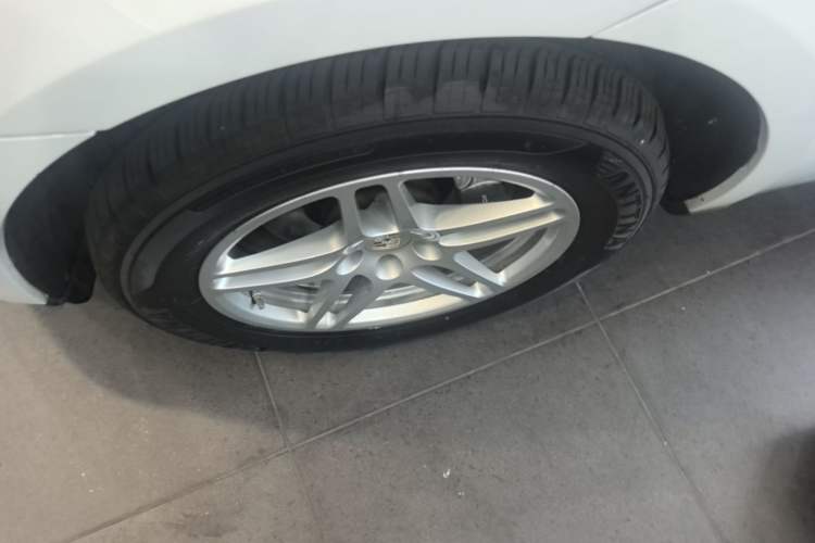 Used Porsche Macan 2018 Macan 2.0T Left Front Wheel Hub