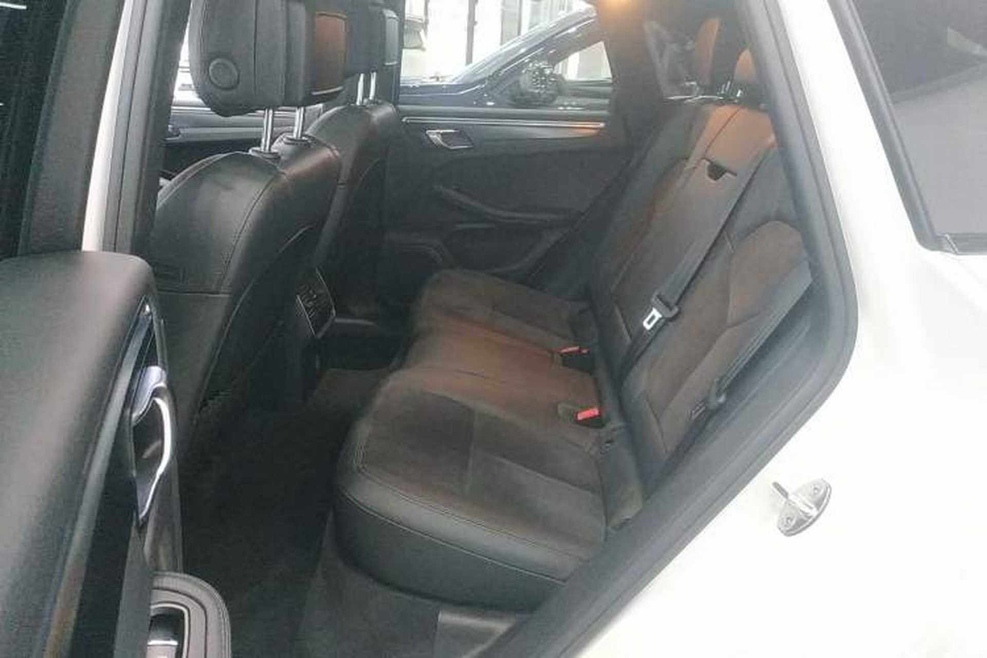 Used Porsche Macan 2018 Macan 2.0T Left Rear Seat