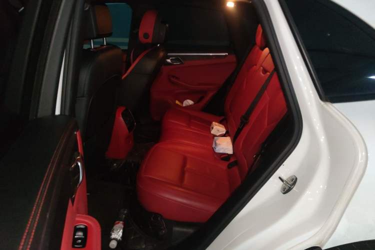 Used Porsche Macan 2018 Macan 2.0T Left Rear Seat