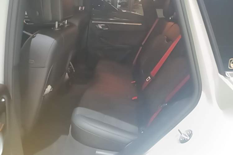 Used Porsche Macan 2018 Macan 2.0T Left Rear Seat