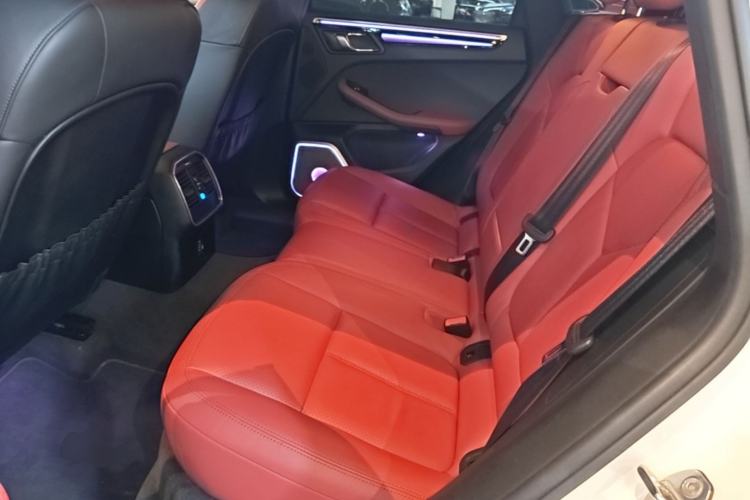 Used Porsche Macan 2018 Macan 2.0T Left Rear Seat