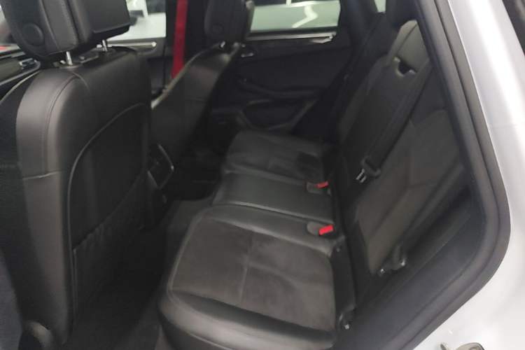 Used Porsche Macan 2018 Macan 2.0T Left Rear Seat