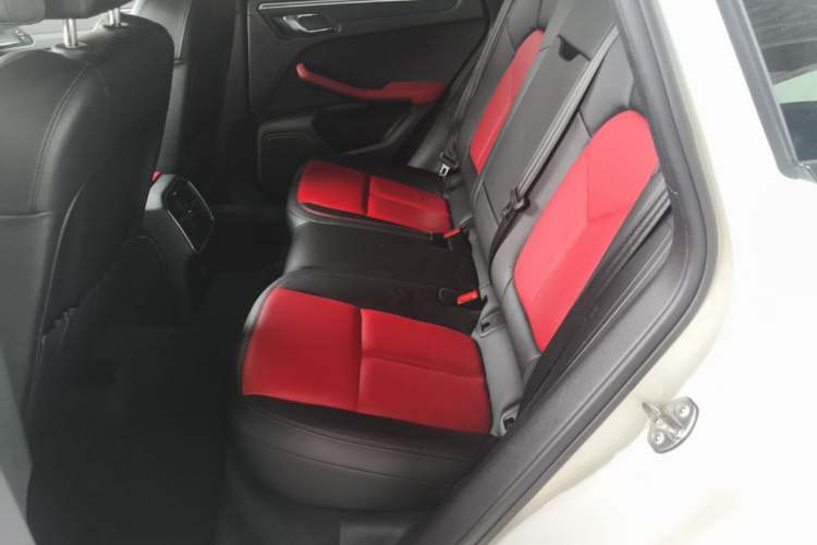 Used Porsche Macan 2018 Macan 2.0T Left Rear Seat
